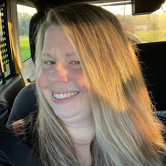 Meet your Posher, Tracy - Picture 1 of 4